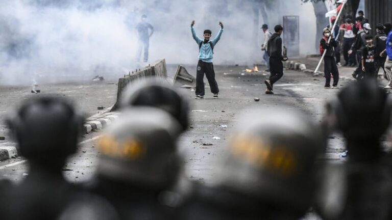 Civil Society Groups Slam Police Over Death of Ojol Driver in Jakarta Protest