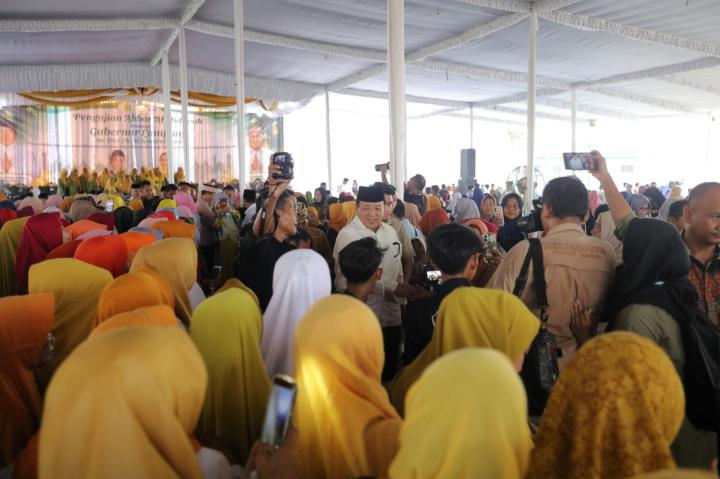 Gubernur Arinal dan Ibu Riana Sari Arinal Hadiri Pengajian di Kedondong, Pesawaran 