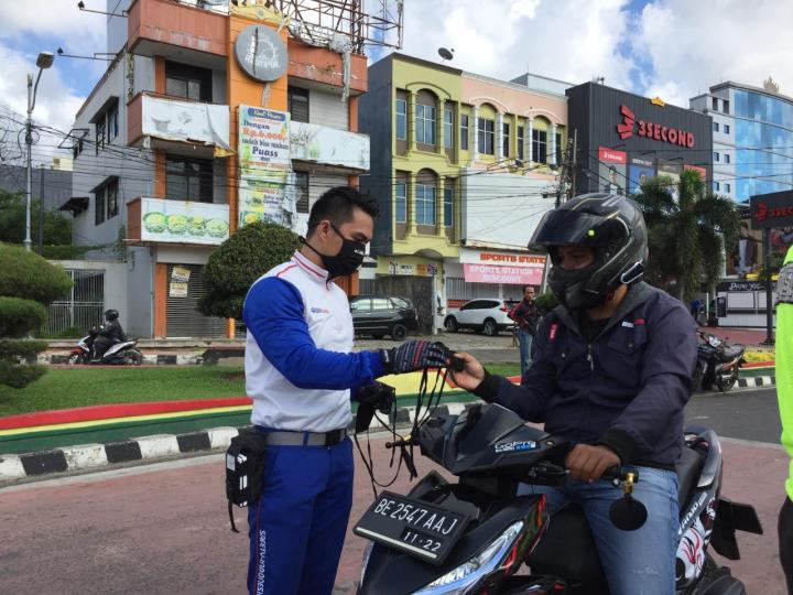 Tunas Honda Lampung Bagi Bagi 200 Masker Kain 