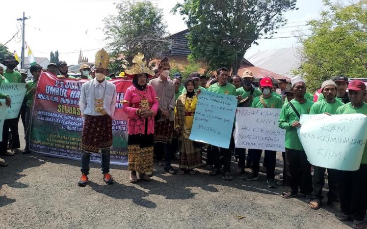 Ratusan Warga Way Kanan Aksi Damai Perjuangkan Tanah Umbul Hamara 