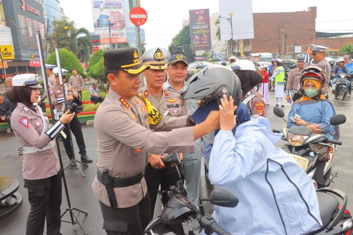 Gebyar Ops Patuh Krakatau 2024, Kapolresta Bandarlampung Beri Reward Bagi Pengendara Tertib