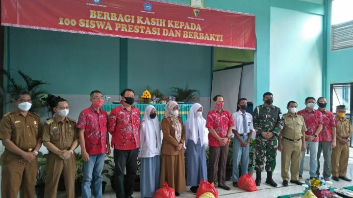 PSMTI Berbagi Kasih Kepada 100 Siswa Prestasi dan Berbakti