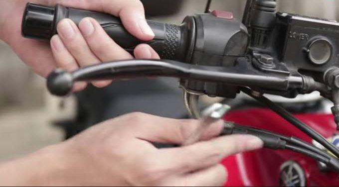 Penyebab Tarikan Gas Motor Terasa Berat, Yuk Cek Komponen Ini 