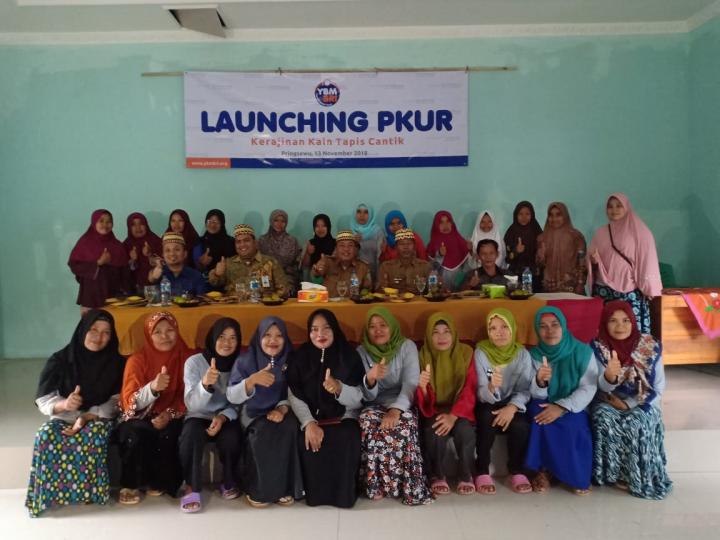 YBM BRI Launching PKUR Kerajinan Kain Tapis  Cantik di 