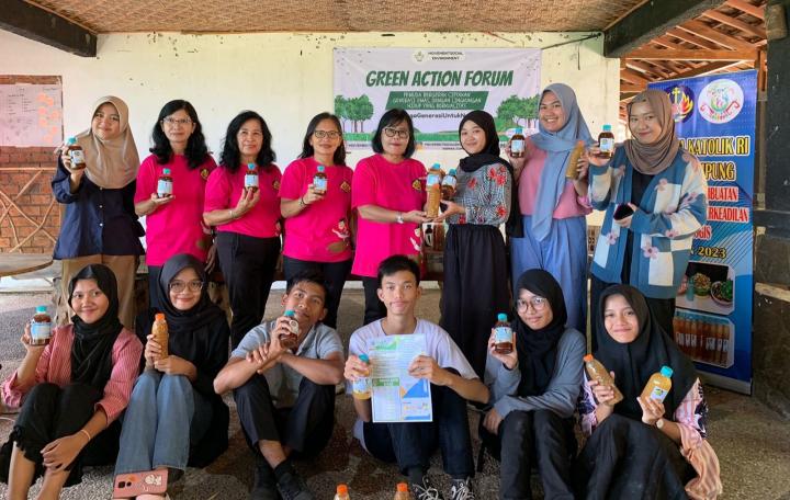 Semangat Wanita Katolik RI DPD Lampung Melestarikan Lingkungan Lewat Sosialisasi Eco Enzyme