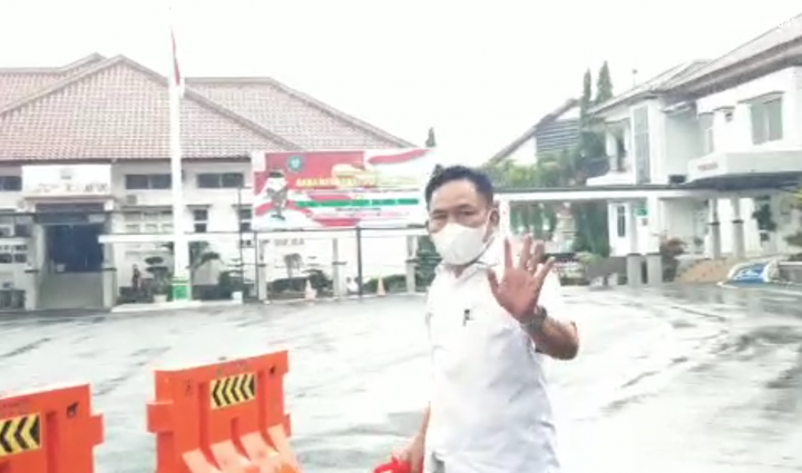 Eks Kadis DLH Bandar Lampung Sahriwansah Terlihat di Kejati, Kenapa?