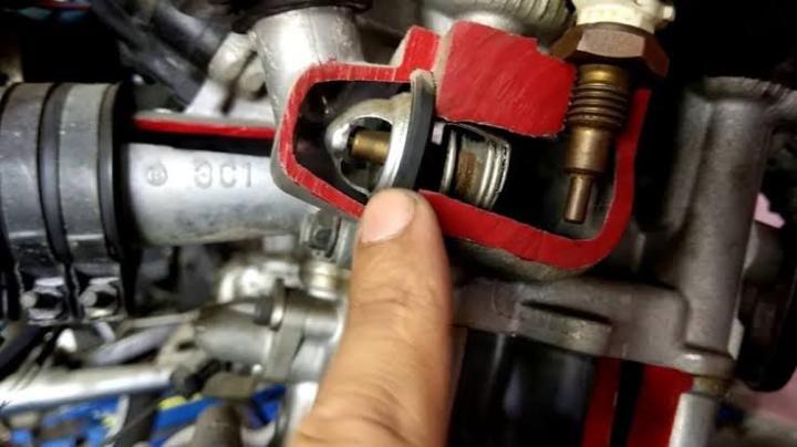 Agar Tidak Terjadi Overheating , Ini Cara Merawat Sistem Pendingin Sepeda Motor 