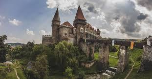 Corvin Castle, Kastil Horor Lokasi Syuting The Nun