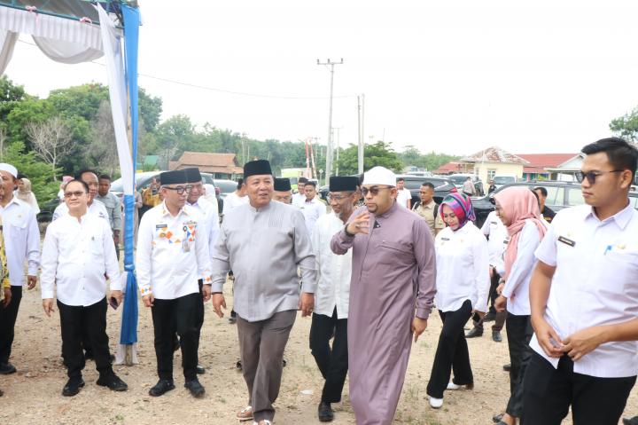 Gelar Pengajian Akbar di Kabupaten Waykanan, Gubernur Arinal Serahkan Bantuan dan Resmikan Masjid Baitul Mursalin 