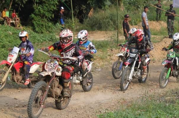 Motor Trail Dilarang Dikendarai di Jalan Raya