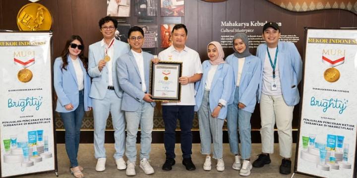 Brand Brighty Indonesia Sukses Pecahkan Rekor Muri Penjualan Pencerah Ketiak Terbanyak di Marketplace