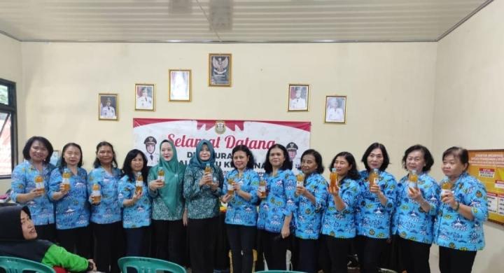 Semangat Wanita Katolik RI  Rawat Bumi Rumah Kita Bersama Lewat Sosialisasi Eco Enzyme di Kelurahan Kalibalau Kencana