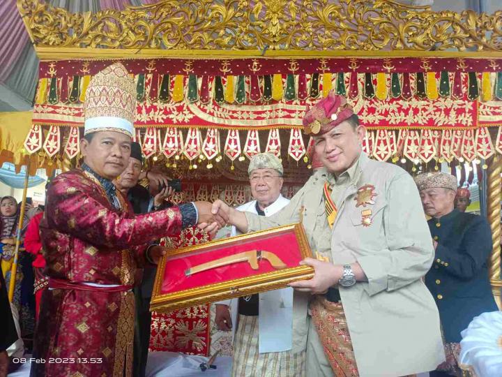 Paksi Pak Sekala Brak Kepaksian Pernong Muwakhi Adat Dengan Pubian Telu Suku di Lampung Tengah