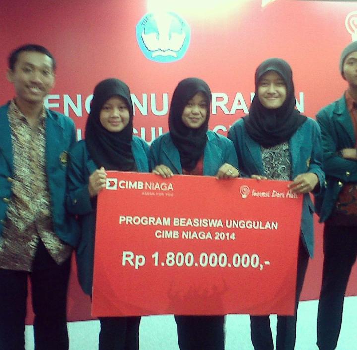 Kegigihan Anak Petani Kopi Dari Daerah Lampung Barat,Dapat Selesaikan Kuliah Hingga Sarjana Dari Beasiswa CIMB NIAGA