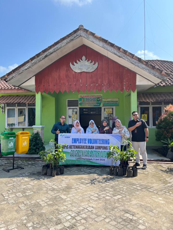 Peringati Hari Lingkungan Hidup, BPJamsostek Lampung Tengah Adakan Employee Volunteering 