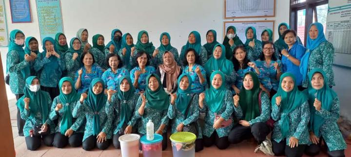 Antusias Wanita Katolik RI Sosialisasi  Biowash Promic dan Projus di Kelurahan Tanjung Baru, Kecamatan Kedamaian