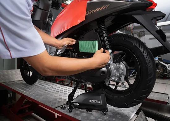 Yuk Cek Rutin Filter Udara Motormu 