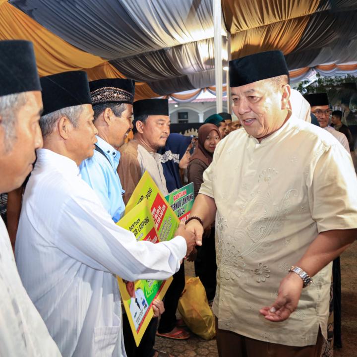 Safari Ramadan di Lampung Utara, Gubernur Arinal Berikan Santunan Anak Yatim dan Bantuan Masjid  