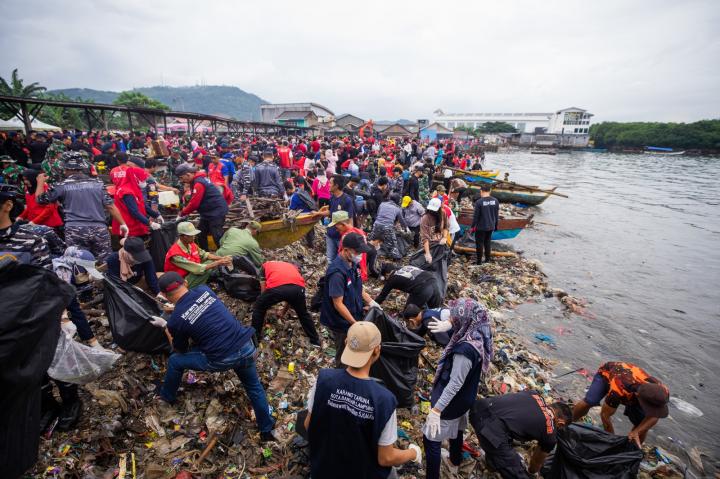 Pasca Viral Pantai Sukaraja, Pemkot Bandar Lampung di Minta Evaluasi Pengelolaan Sampah 