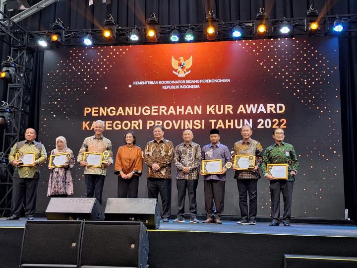 Provinsi Lampung Raih Penghargaan KUR Award