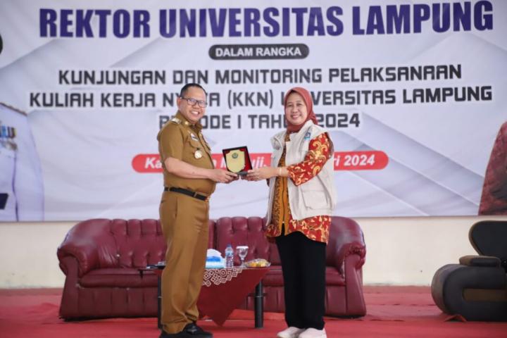 Rektor Universitas Lampung dan Para Wakil Rektor Tinjau Pelaksanaan KKN di Kabupaten Mesuji