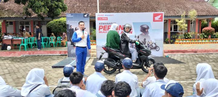 Program Edukasi Safety Riding di SMA N 2 Kota Agung 