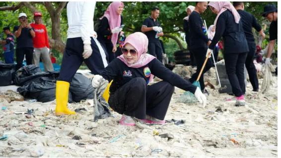 Pemkab Lampung Selatan Terjunkan Tim Penggerak Pesona Wisata Lampung Selatan (P2WLS) Lakukan Aksi Gotong Royong Menuju Wisata Berkelanjutan 