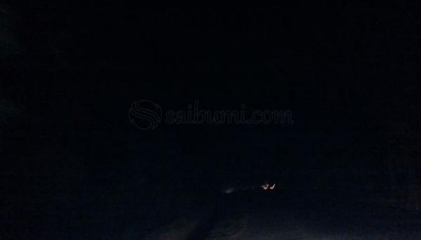 Foto Jalan Raya Sukadana Lampung Timur Gelap  Gulita Malam  Hari