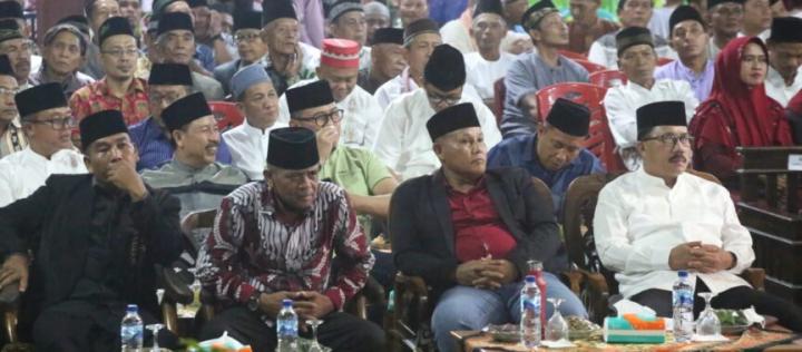 Bupati Lamsel Nanang Ermanto Hadiri Pengajian Dan Seni Wayang Kulit Di Desa Waygalih