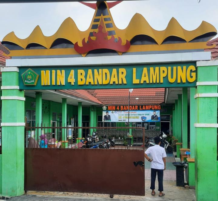 Oknum Guru MIN 4 Bandar Lampung Paksa Murid Beli Buku Tulis Bekas dan Pena Serta Memberlakukan Denda Bagi yang Tidak Membeli dan tidak Hafal Hadits