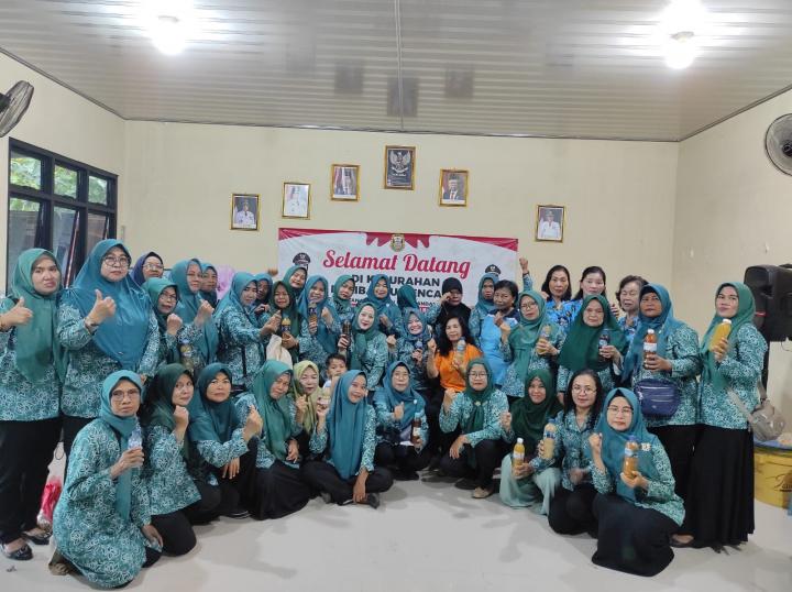 Wanita Katolik RI DPC Tanjungkarang Sosialisasikan Cara Panen Eco Enzym dengan Benar di Kelurahan Kalibalau Kencana dan Kelurahan Tanjung Baru Kecamatan Kedamaian