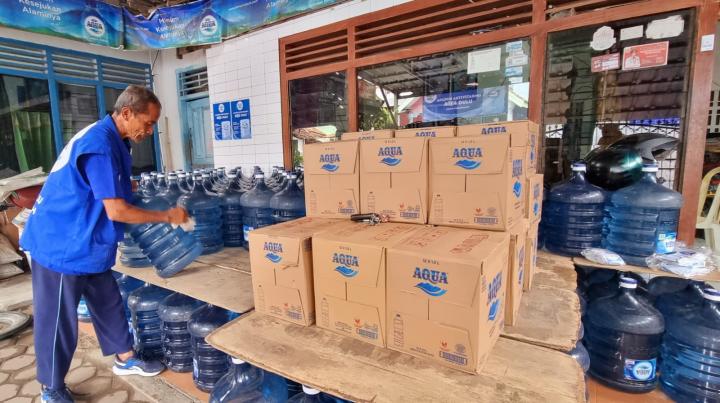 AHS Barokah: Keluarga Sejahtera Berkat Jual AQUA