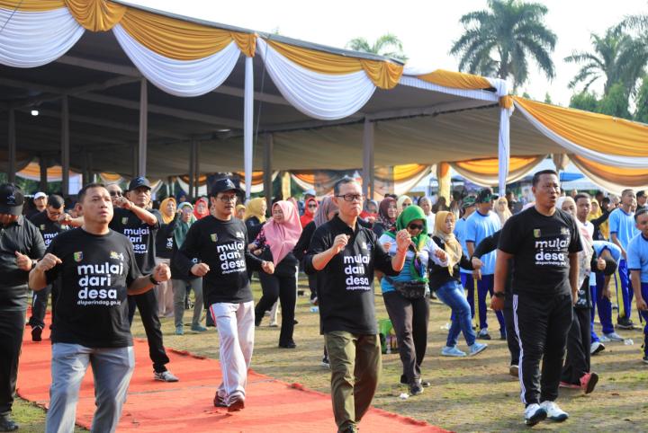 Sekdaprov Fahrizal Buka Peringatan Harkonas dan Bazar UMKM Sekaligus Perayaan Hari Jadi Provinsi Lampung Ke 60 Dengan di Meriahkan Senam Bersama 