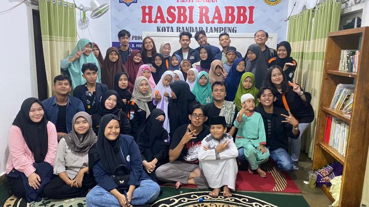 Yayasan Alfian Husin Bagikan 100 Nasi Kotak Ke Panti Asuhan 