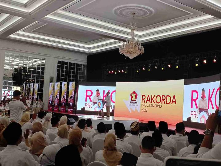 Bacalon DPD RI Benny Uzer Diperkenalkan Kepada Semua Peserta Saat Rakorda Gerindra Lampung 