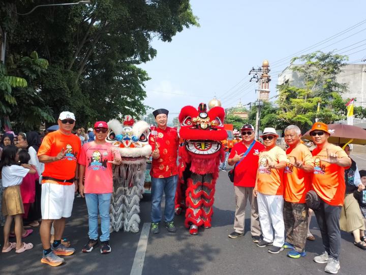 Lampung Hash House Harriers Bersama PSMTI Meriahkan Kirab Marching Band dan Pawai Kendaraan Hias 2023