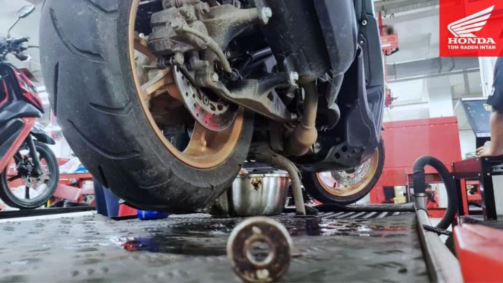 Solusi Untuk Motor Terasa Kurang Stabil Saat di Tikungan 