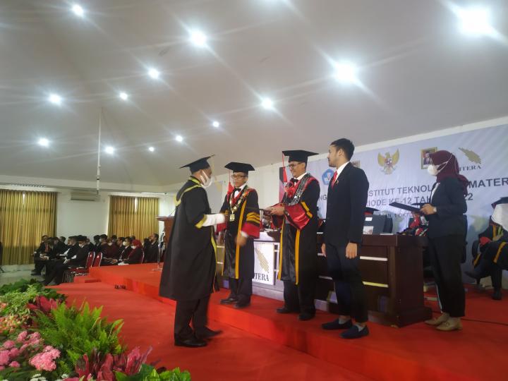 Wisuda 612 Lulusan, Rektor ITERA Tekankan Semangat Alumni Membangun Daerah 