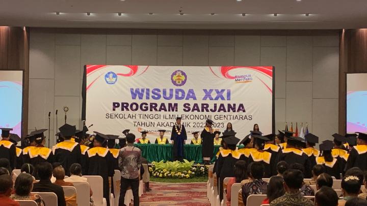 Generasi Baru, 87 Wisudawan Diukuhkan oleh STIE Gentiaras