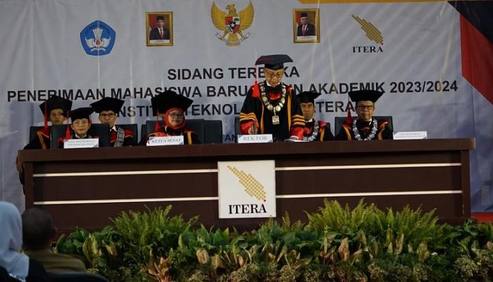 ITERA Resmi Kukuhkan 4.428 Mahasiswa Baru Tahun Akademik 2023 - 2024