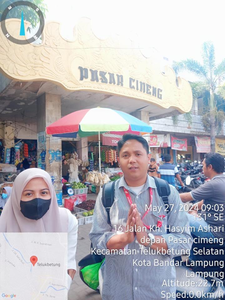 TDM Radin Intan Berinteraksi Langsung Dengan Masyarakat di Pasar Cimeng 