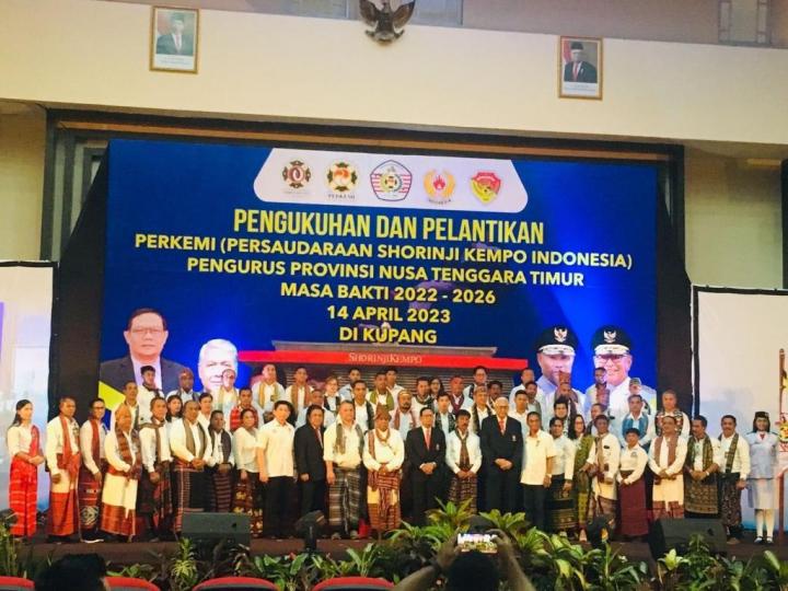 Ketua Umum PB. PERKEMI Laksdya TNI (PURN) Dr. Agus Setiadji S.A.P., M.A Mengukuhkan dan Melantik Pengurus Provinsi PERKEMI NTT Periode 2022-2026