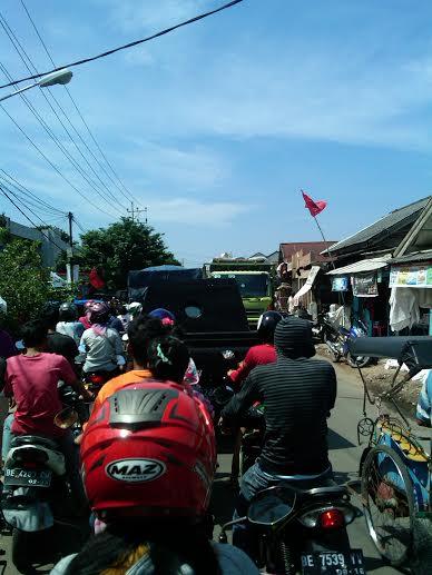 Foto: Jalan di Depan Pasar Ambon Macet