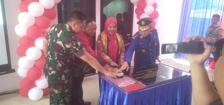 Resmikan Gedung Damkarmat Kota Balam, Bunda Eva : Akan Tambahkan Fasilitasnya