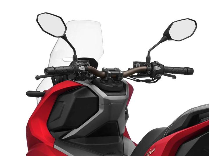 Fitur Ini Bikin Honda ADV150 Tampak Gagah dan Semakin Tangguh 