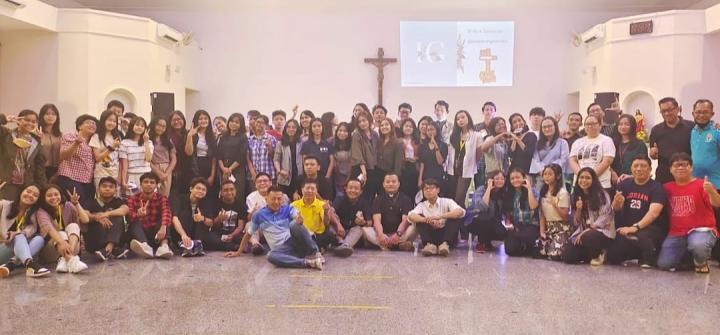 Komunitas Orang Muda Karismatik Katolik Indie Worship Gelar Kegiatan Pujian dan Persembahan di GSG Vila Citra