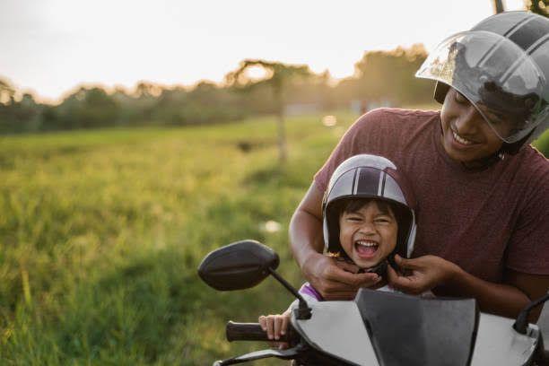 Tips Aman Bonceng Anak Naik Motor Agar Selamat Sampai Tujuan 