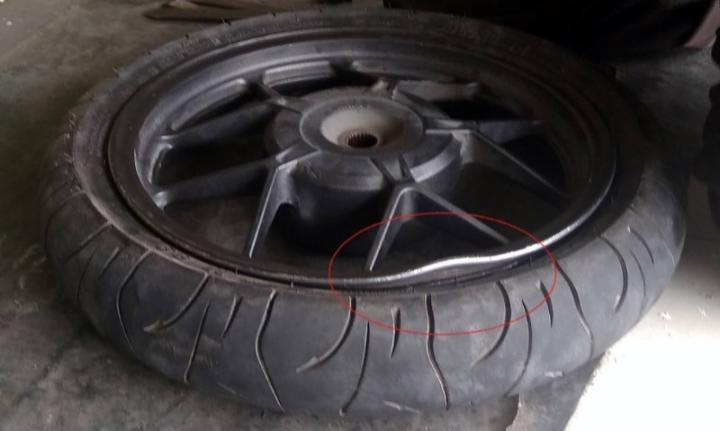 Velg Motor Penyok, Ini Penyebab dan Cara Mudah Memperbaikinya 