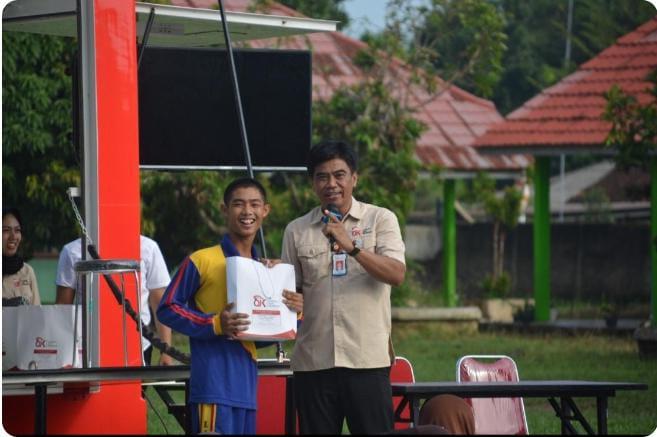 Kenalkan Kelembagaan OJK kepada Guru dan Murid Melalui Acara SiMolek Goes to School 