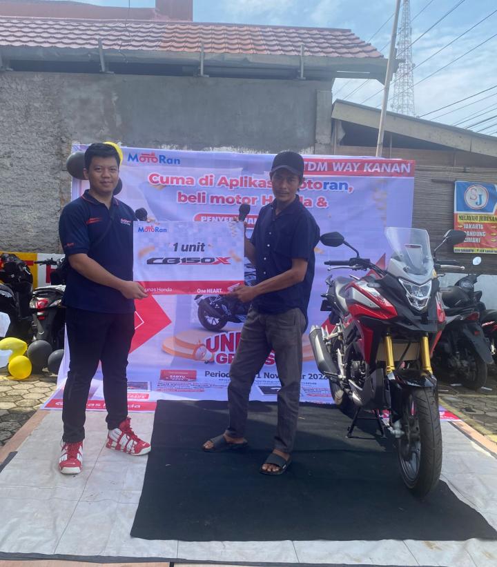 PT TDM Honda Waykanan Serahkan 1 Unit CB150X Kepada Pemenang Undian Aplikasi MotoRan Periode November 2023 